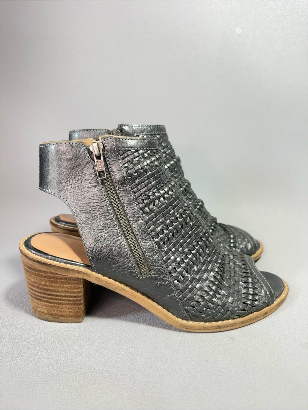 Very Volatile Metallic Gray Woven Leather Peep-Toe Heeled Sandals